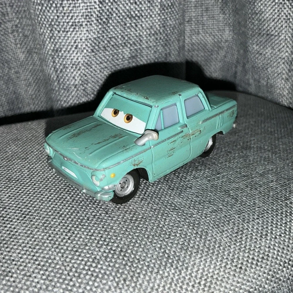 Disney Pixar Cars 2 Petrov Trunkov Original 1:55 Diecast V2816 Blue